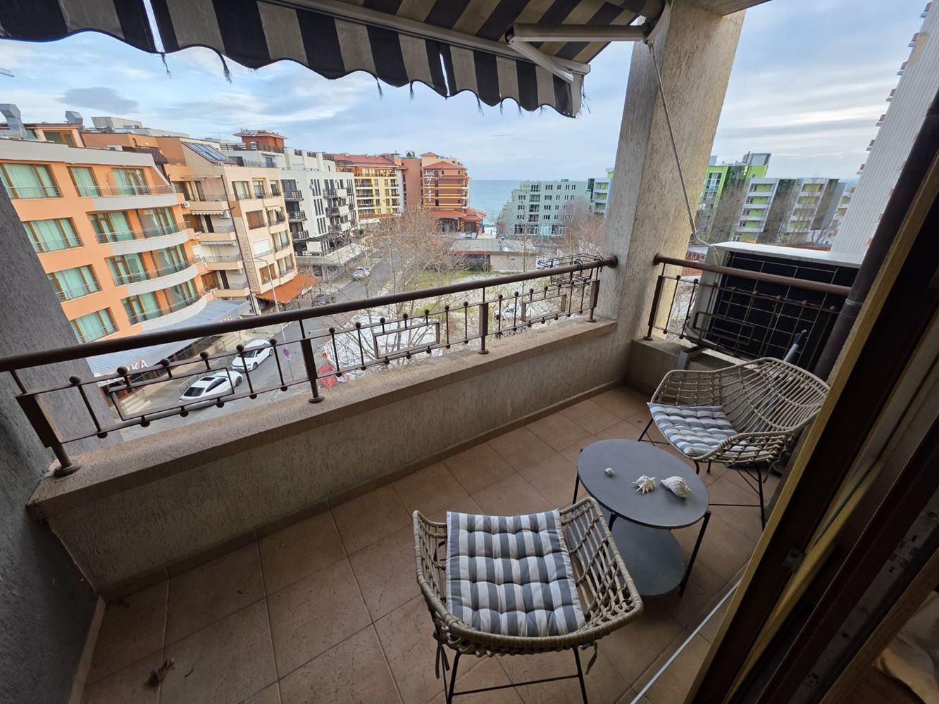 Nesebar: luxusní byt se dvěma ložnicemi a panoramatickým výhledem na moře – 183 m² prostoru, pohodlí a stylu