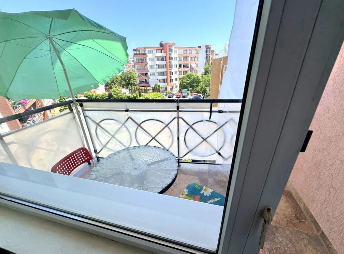 Prostorný apartmán s jednou ložnicí 200 metrů od moře v Ravdě – pohodlný domov u pobřeží