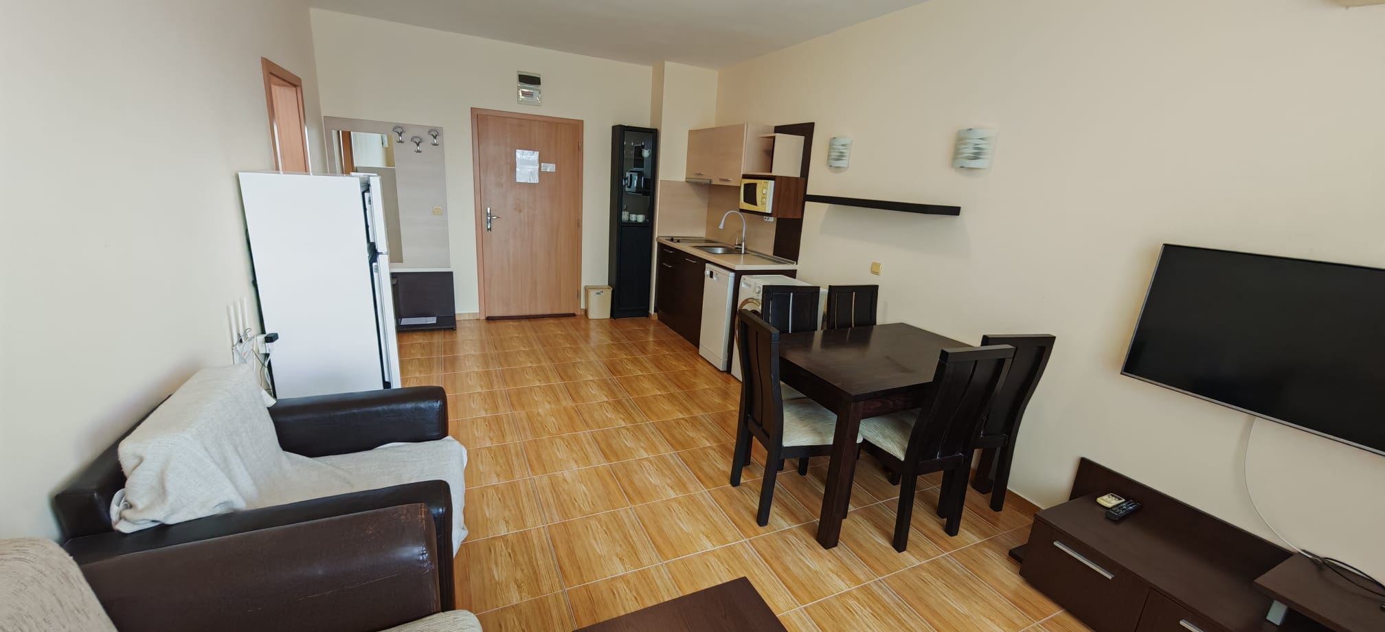 Prostorný apartmán s jednou ložnicí s výhledem na bazén v luxusním komplexu ve Sveti Vlas