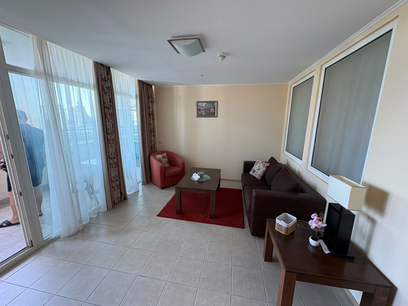 Luxusní apartmán s jednou ložnicí s výhledem na moře v první linii v Pomorie – prestižní nemovitost s jedinečným vybavením