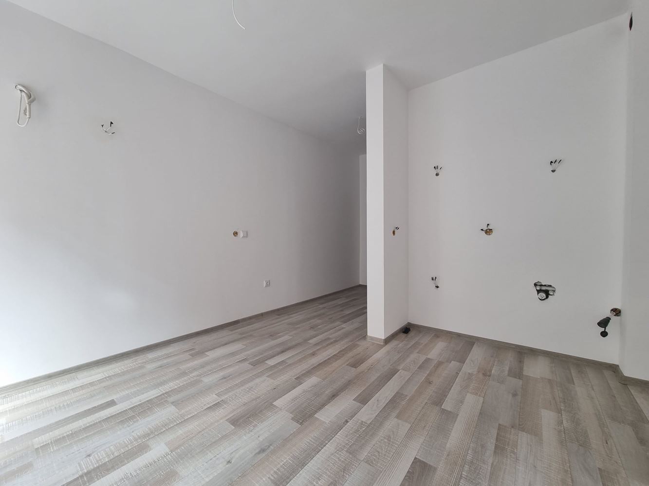 Byt s jednou ložnicí ve Sveti Vlas bez poplatku za údržbu – komfort a klid 400 m od moře