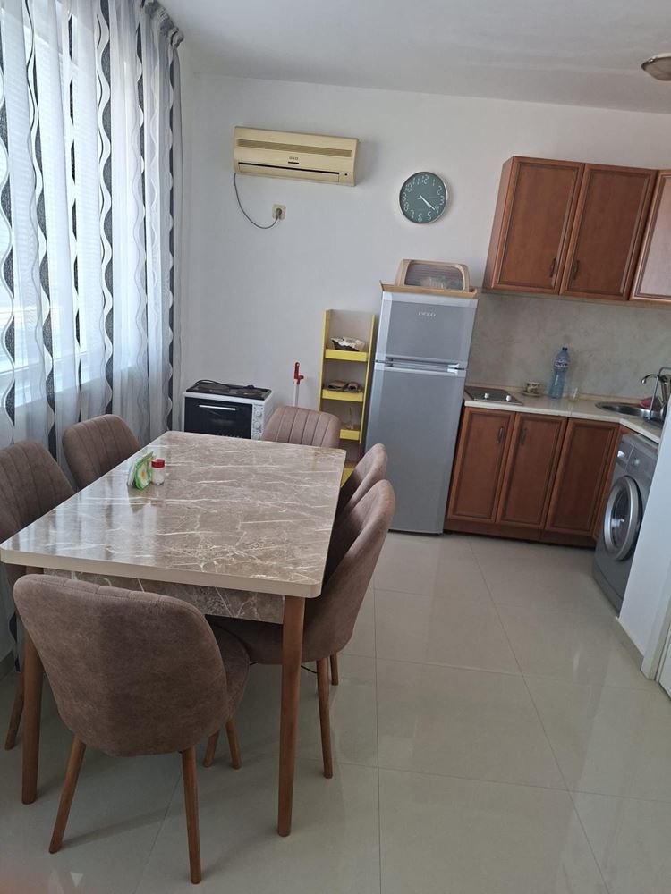 Panoramatický apartmán s jednou ložnicí a výhledem na moře v Ravdě – připraven k nastěhování