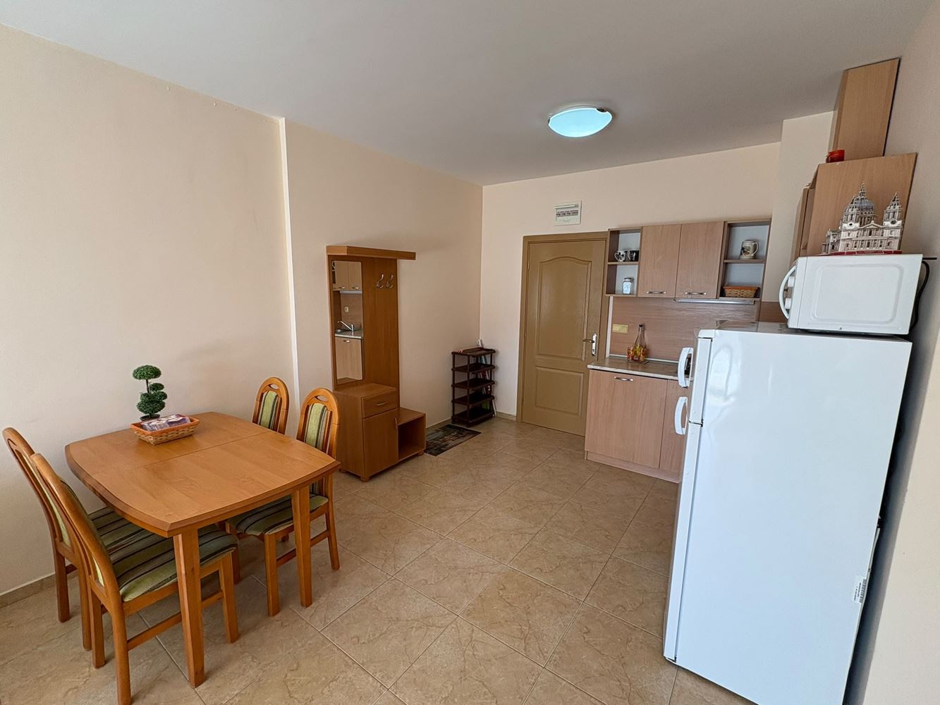 Apartmán s jednou ložnicí ve Slunečném pobřeží – komfort v komplexu s bazény a vodními skluzavkami