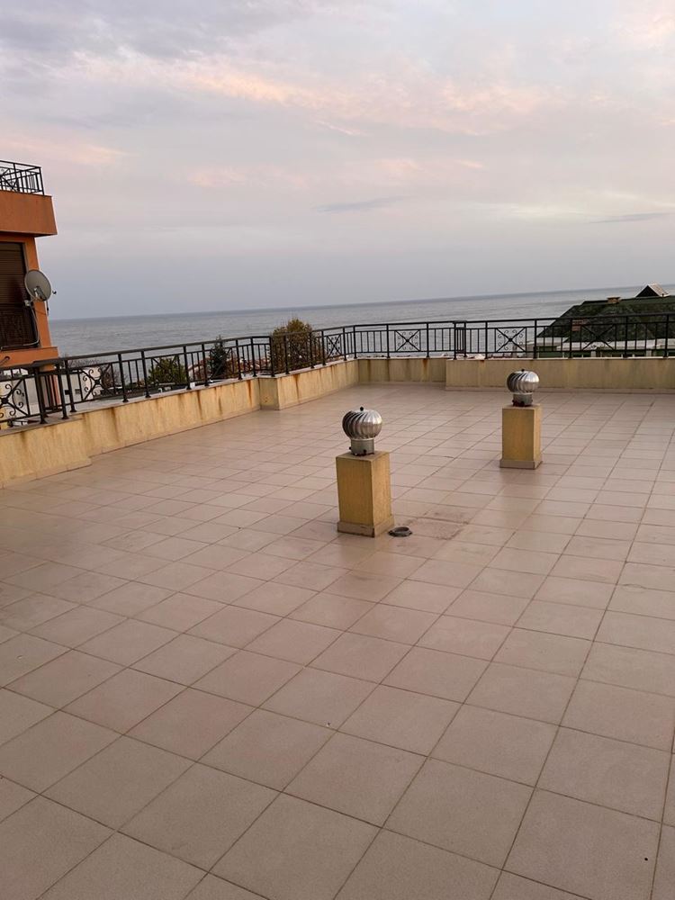 Prostorný apartmán se dvěma ložnicemi a panoramatickým výhledem na moře v Sveti Vlas