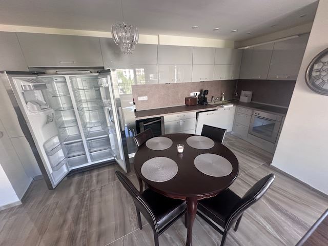 Penthouse s panoramatickým výhledem na moře a vlastním přístupem na pláž ve Sveti Vlasu