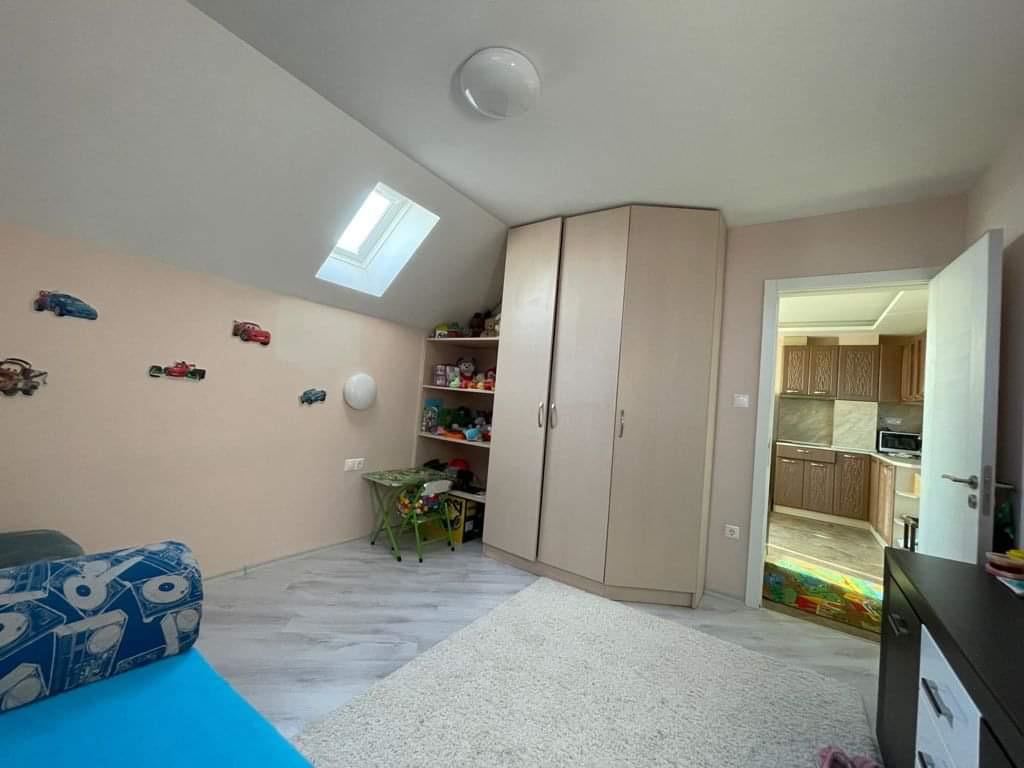 Panoramatický byt se dvěma ložnicemi s výhledem na moře v Ravdě – světlo, prostor a nízký poplatek za údržbu