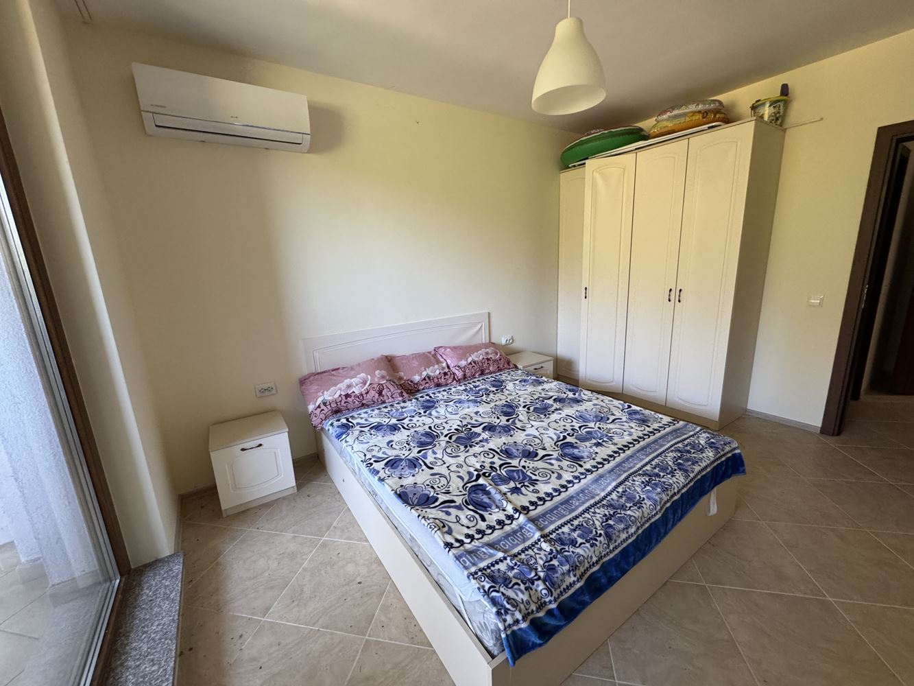 Apartmán s jednou ložnicí v prestižním komplexu u Sozopolu – komfort, klid a vynikající investice