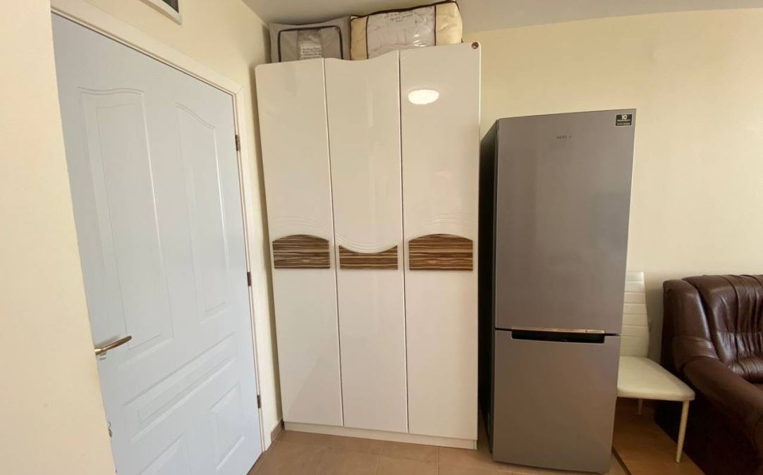 Prostorný apartmán s jednou ložnicí v moderním komplexu na Slunečném pobřeží – komfort, zeleň a vybavení pro obyvatele