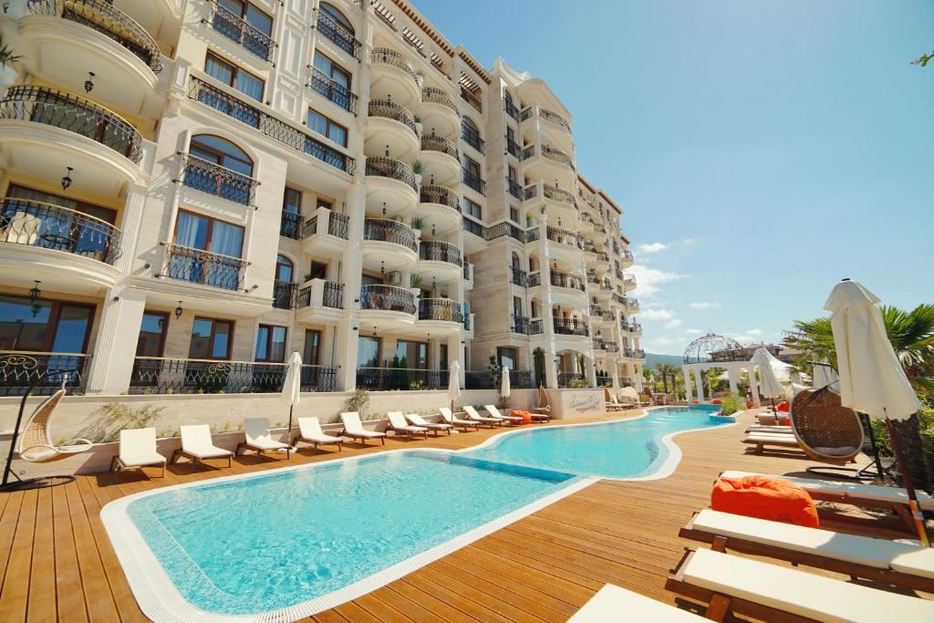 Luxusní apartmán s jednou ložnicí a výhledem na moře v prestižním komplexu 200 metrů od pláže ve Sveti Vlas