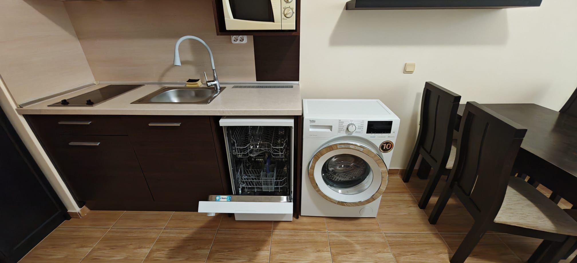 Prostorný apartmán s jednou ložnicí s výhledem na bazén v luxusním komplexu ve Sveti Vlas