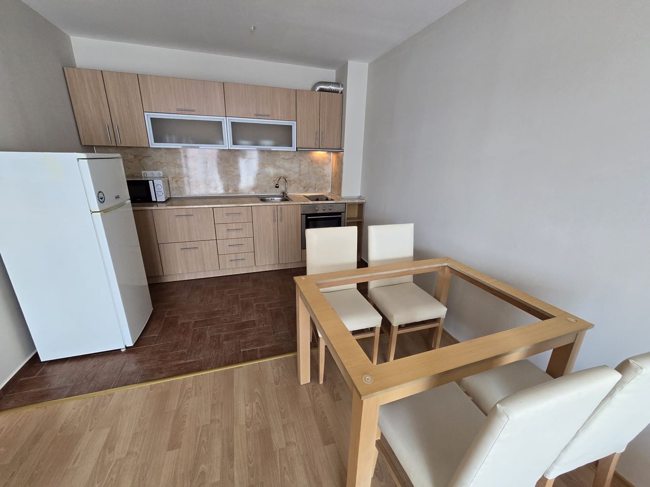 Nádherný apartmán s jednou ložnicí ve Sveti Vlas s výhledem na moře – vynikající investice jen pár kroků od pláže