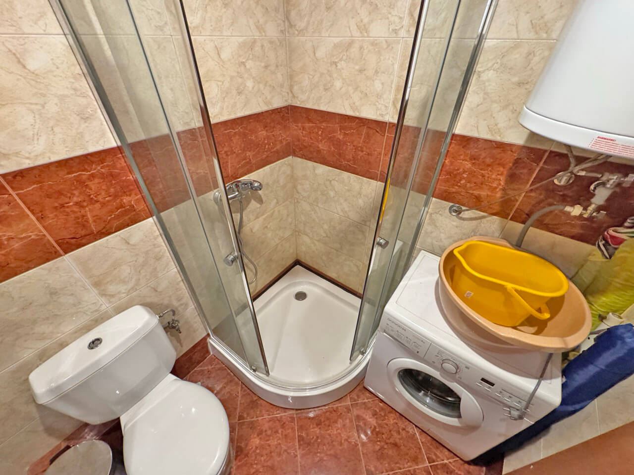 Půvabné studio v první linii u moře ve Sveti Vlasu – působivý komplex s mnoha bazény a dalšími službami