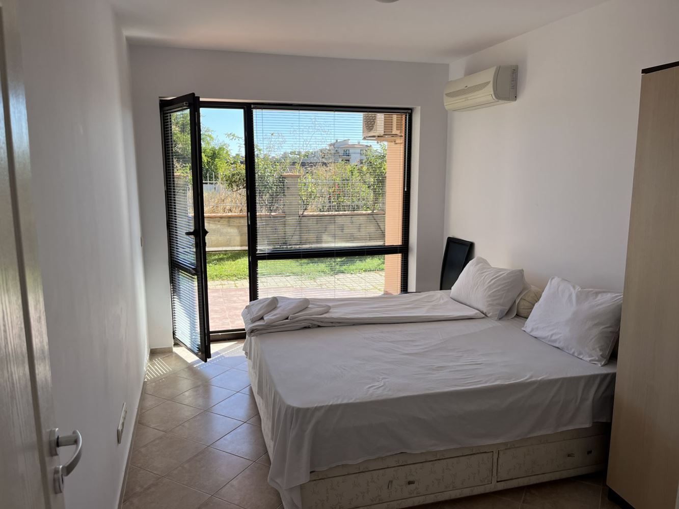 Zařízený byt se dvěma ložnicemi v komplexu v Ravdě, připravený k nastěhování