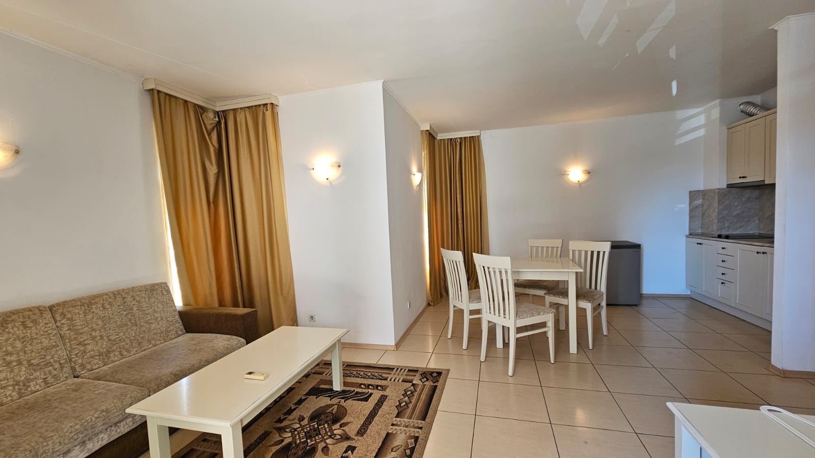 Atraktivní dvoupokojový apartmán s jednou ložnicí v Slunečném pobřeží – bez poplatku za údržbu