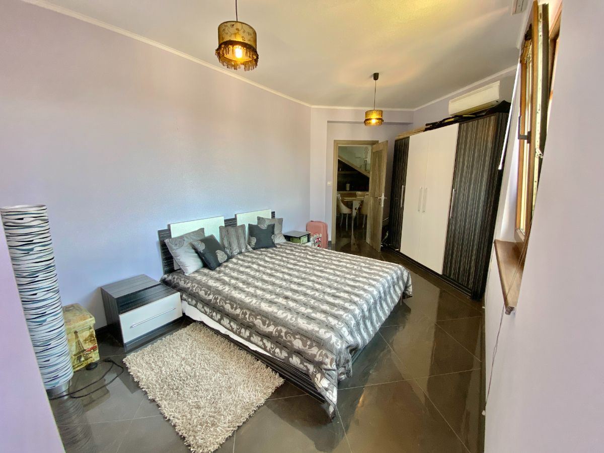 Unikátní mezonetový apartmán v prémiovém komplexu ve městě Nesebar