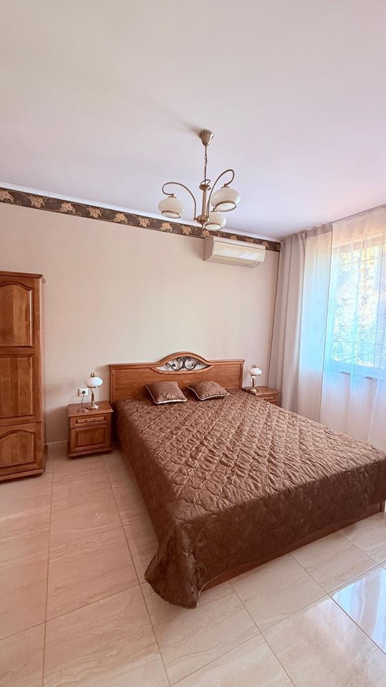Luxusní dvoupokojový apartmán v komplexu v Nesebaru – 200 metrů od pláže, výhled na bazén a zahradu