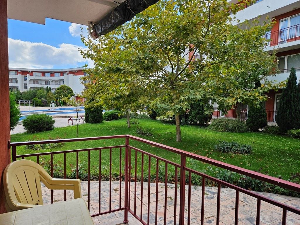 Apartmán s jednou ložnicí na první linii u moře v hlídaném komplexu v Elenite