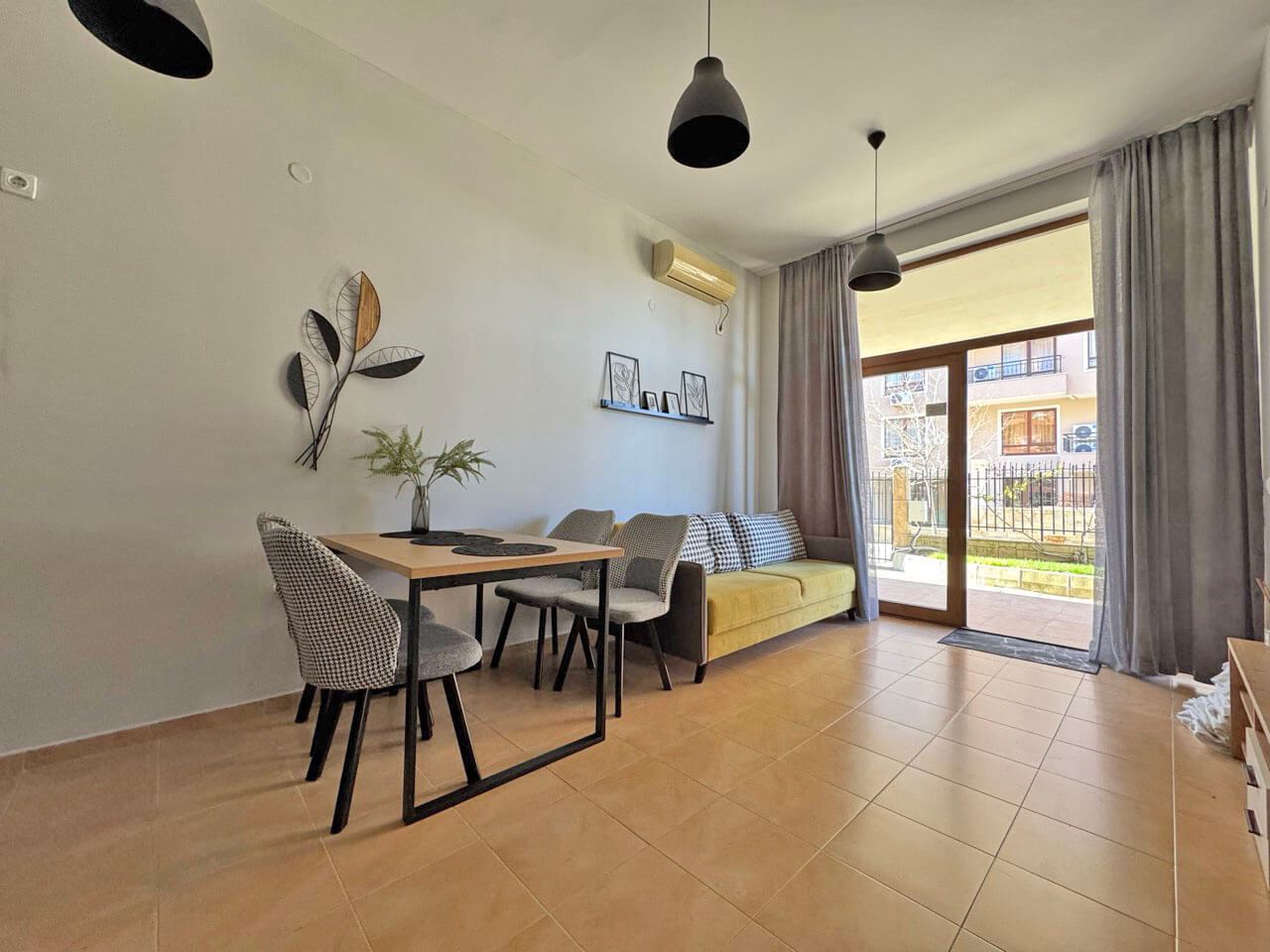 Jednopokojový apartmán ve Sveti Vlas – útulnost, komfort a plně zařízené bydlení v prestižním komplexu