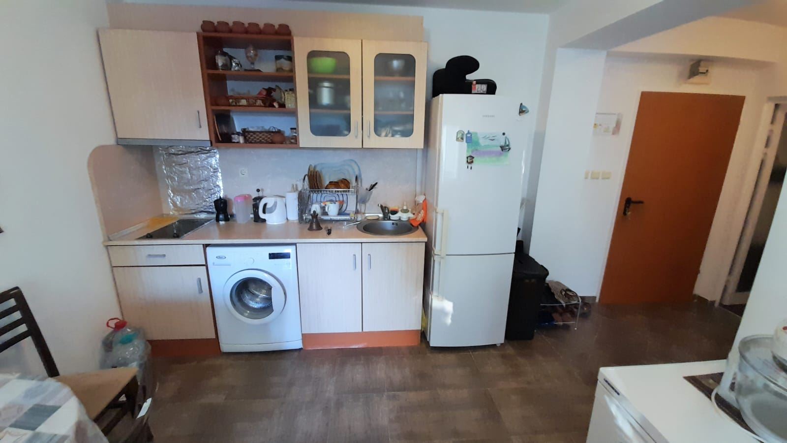 Komfortní apartmán s jednou ložnicí v celoročně fungujícím komplexu s parkováním v čtvrti Sarafovo