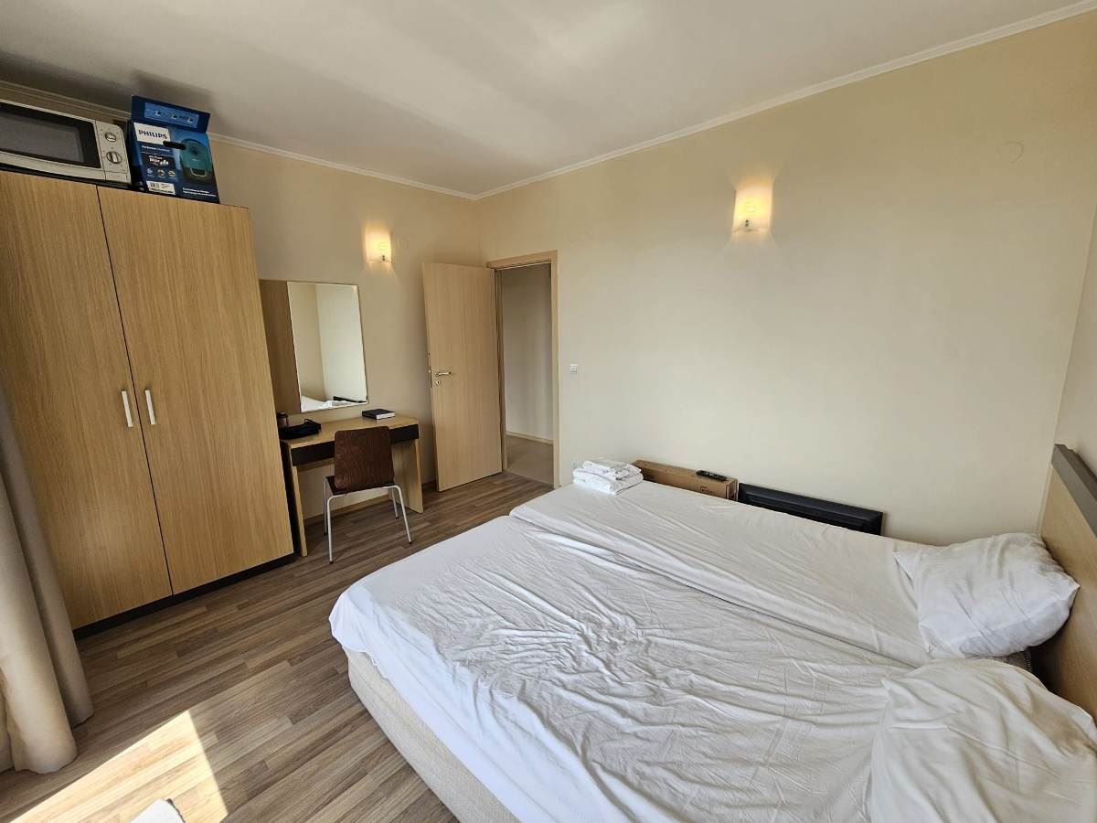 Luxusní apartmán se třemi ložnicemi na první linii u moře v Obzoru – panoramatický výhled na moře a hory