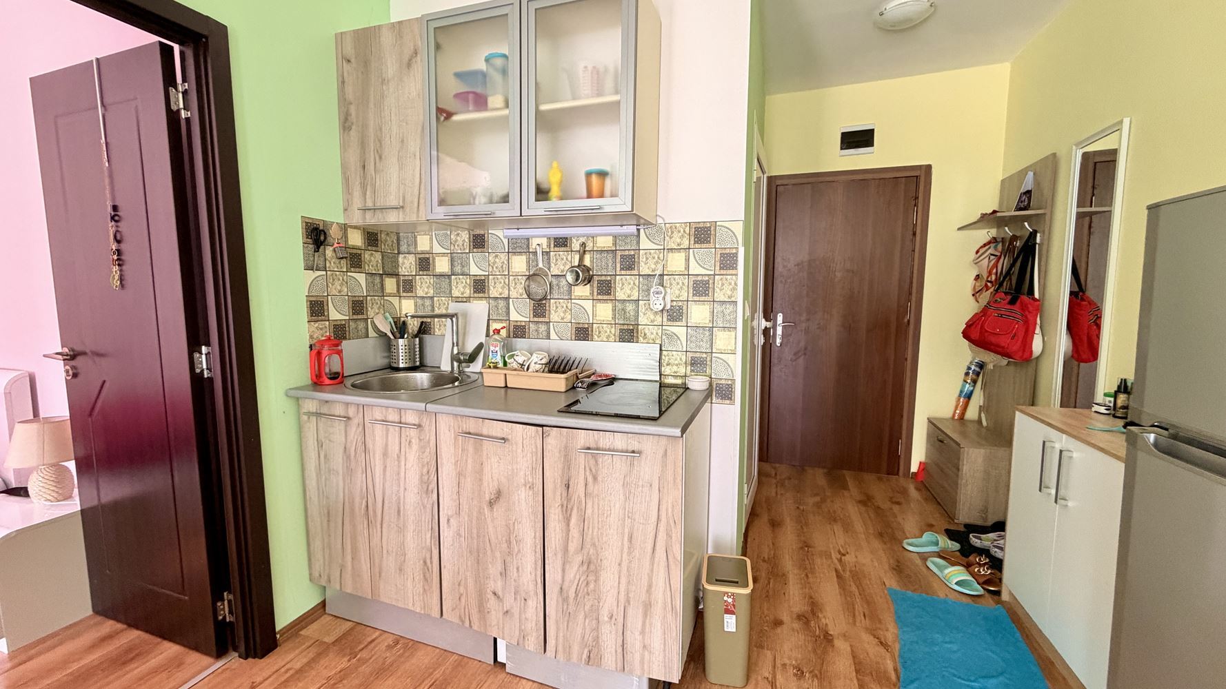 Apartmán s jednou ložnicí v Sunny Beach – klid, zeleň a komfort v srdci letoviska