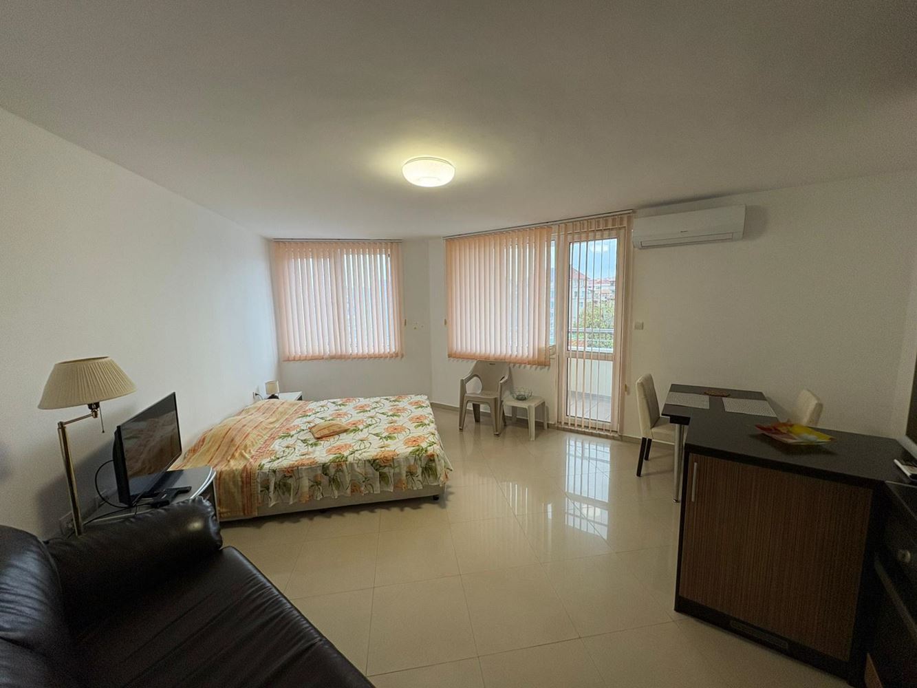 Zařízené studio v Pomorie – výborná lokalita, 400 m od moře a centra města