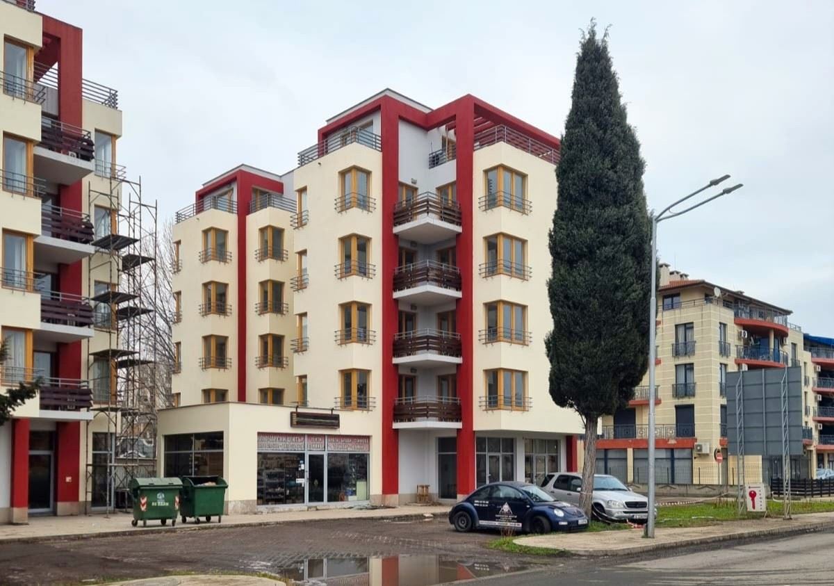 Apartmán se dvěma ložnicemi bez poplatku za údržbu, přímo u supermarketu