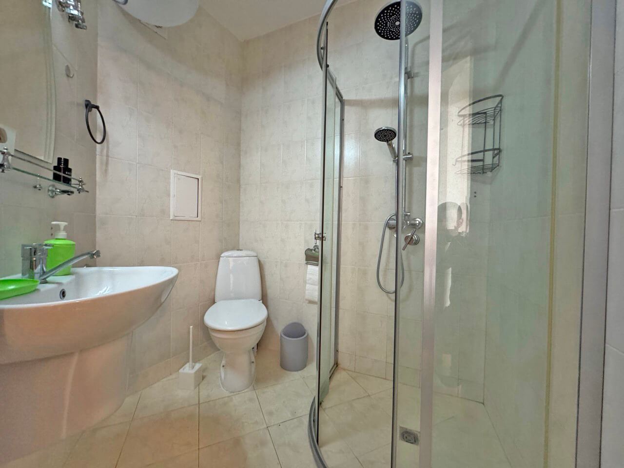 Apartmán s jednou ložnicí s výhledem na moře v Ravdě – komfort a klid v udržovaném komplexu