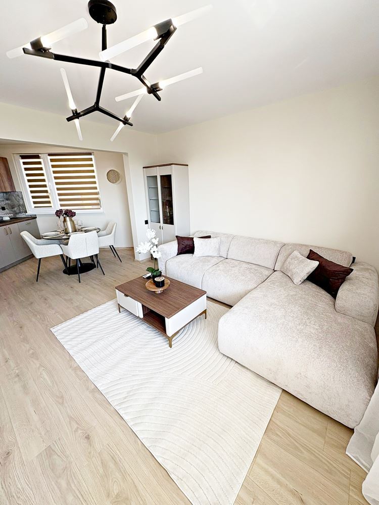 Dvě nezávislé bytové jednotky s výhledem na moře v centru Sveti Vlas – designový interiér a vlastní parkovací místo