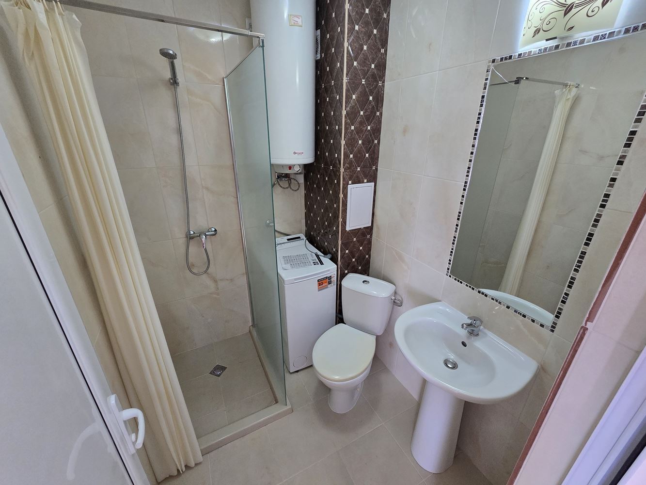 Apartmán s jednou ložnicí ve Slunečném pobřeží – nový luxusní interiér, panoramatický výhled a skvělá investice