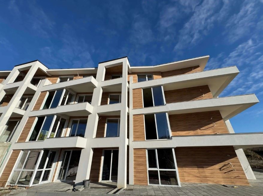 Prostorné studio s výhledem na moře v Sveti Vlas – připravené k dokončení podle vašich představ