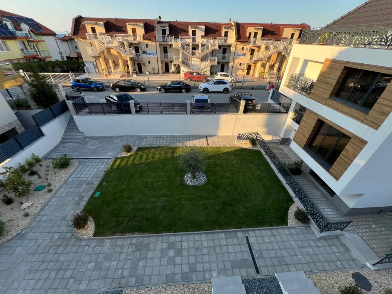 Nový dvoupokojový apartmán v Sozopolu – luxusní nemovitost bez poplatku za údržbu; připravený k vybavení