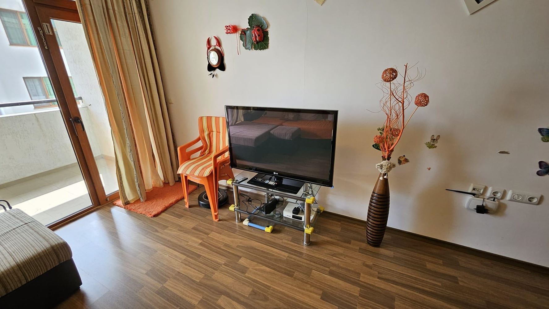 Pohodlí u moře jen pár kroků od pláže – byt s jednou ložnicí a výhledem na moře ve Sveti Vlas