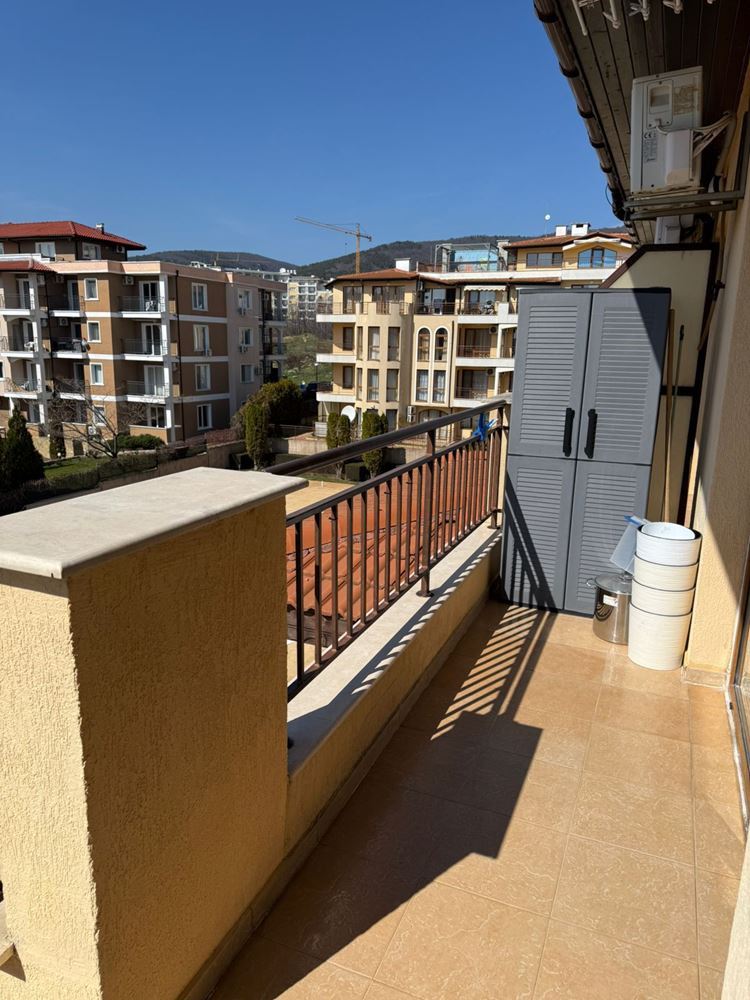 Dvoupokojový apartmán 100 m od moře ve Sveti Vlas – vysoká kvalita života, klid a vynikající lokalita