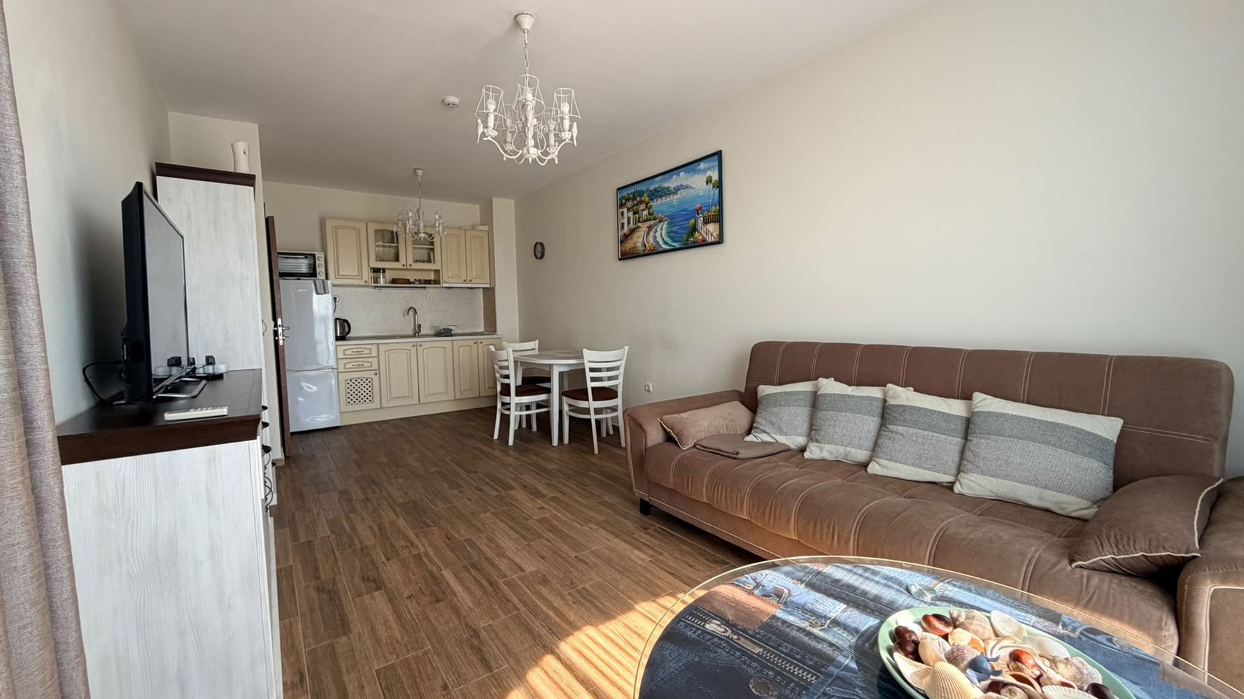 Dvouložnicový apartmán s panoramatickým výhledem, jen krok od moře v Ravdě