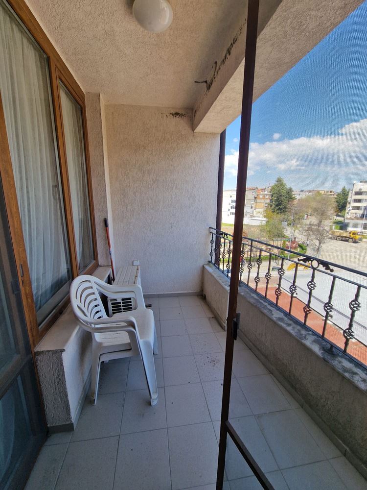 Světlý apartmán s jednou ložnicí v Nesebaru – bez poplatku za údržbu, s Aktem 16 a skvělou lokalitou