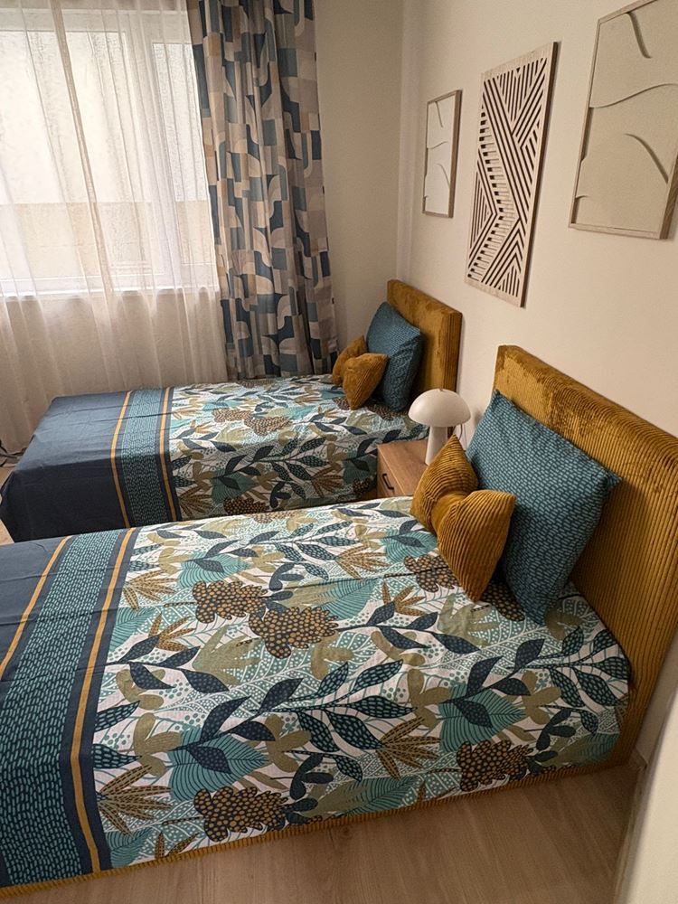 Dvě nezávislé bytové jednotky s výhledem na moře v centru Sveti Vlas – designový interiér a vlastní parkovací místo