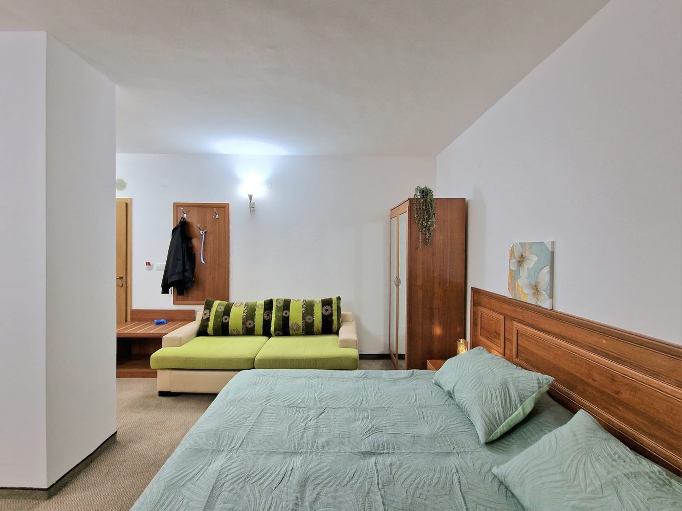 Panoramatické studio v nejvyšším patře na Slunečném pobřeží – klid, prostor a pocit svobody