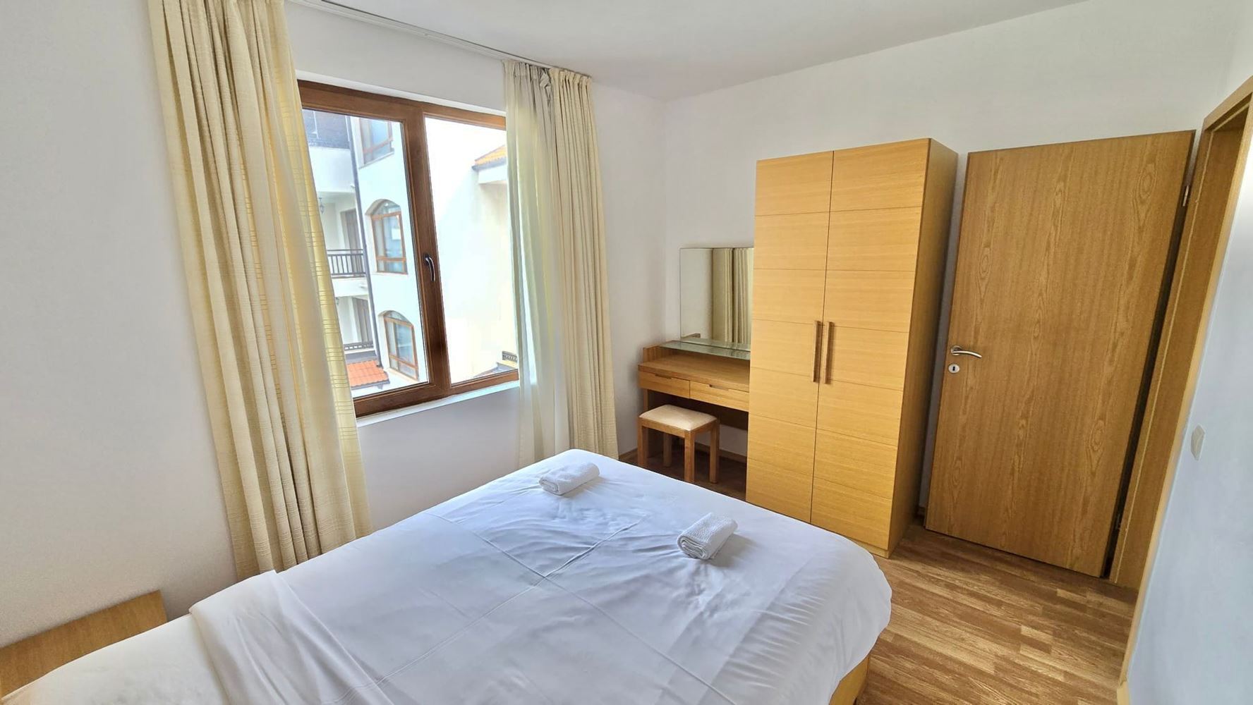 Atraktivní apartmán s jednou ložnicí a výhledem na bazén v Aheloy