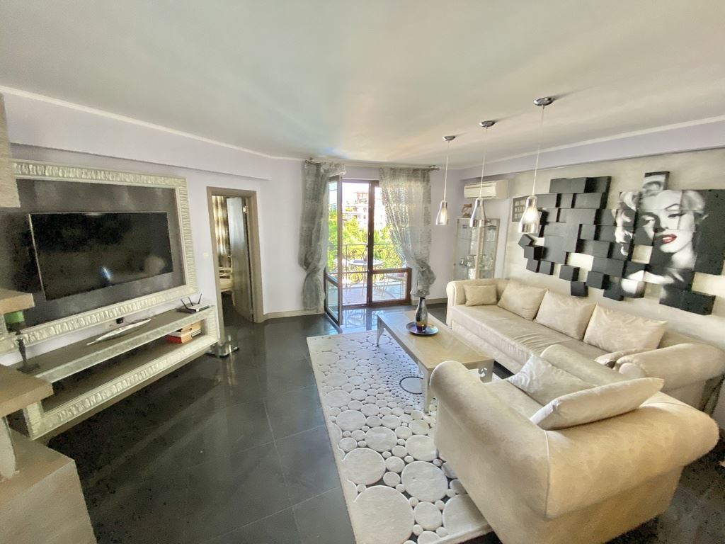 Unikátní mezonetový apartmán v prémiovém komplexu ve městě Nesebar