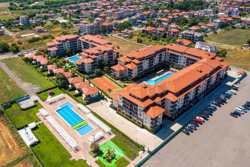 Prostorný apartmán s jednou ložnicí v Aheloy – připravený k nastěhování, jen pár kroků od moře
