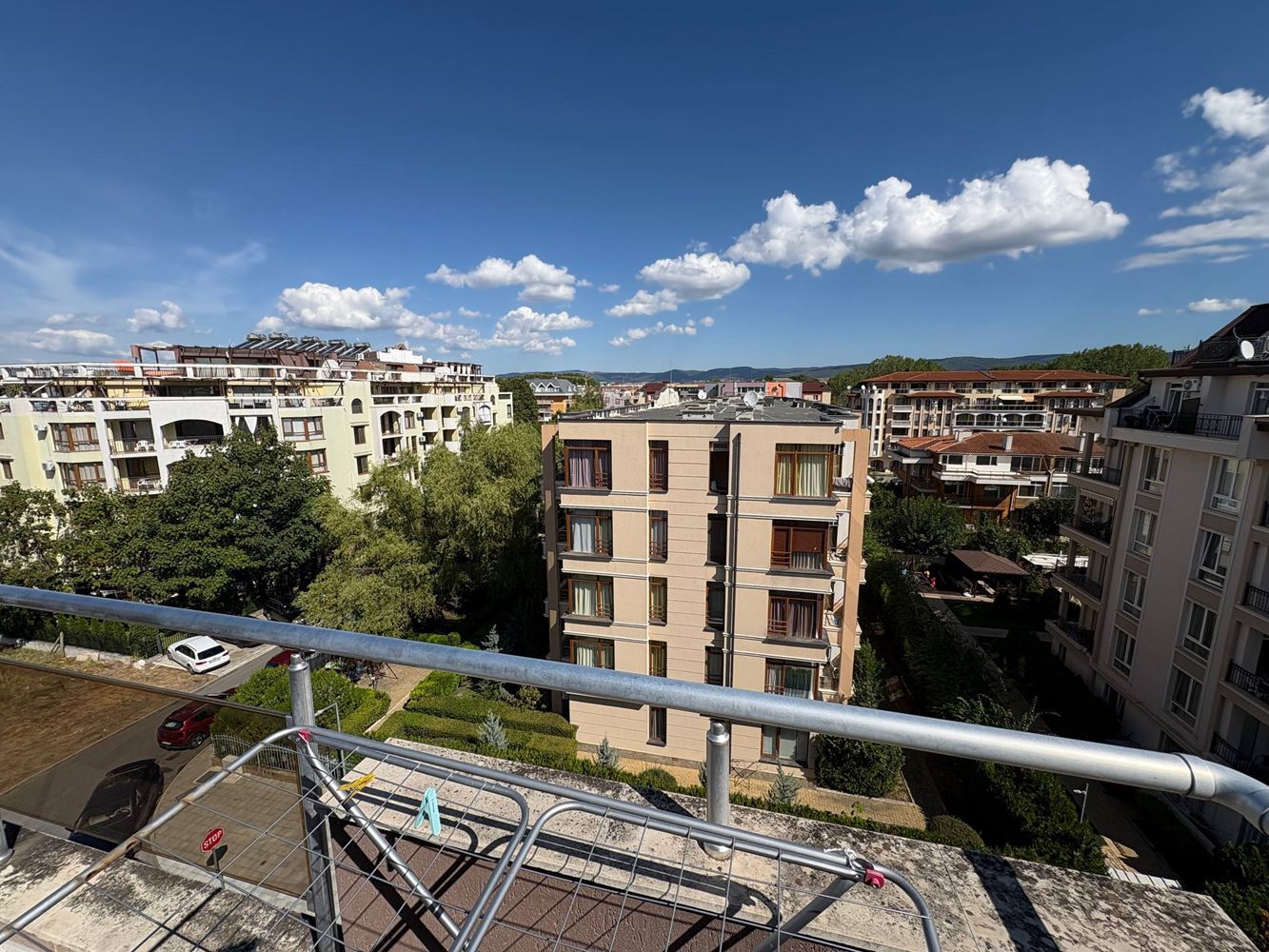 Byt s jednou ložnicí s potenciálem v nejzelenější části Slunečného pobřeží