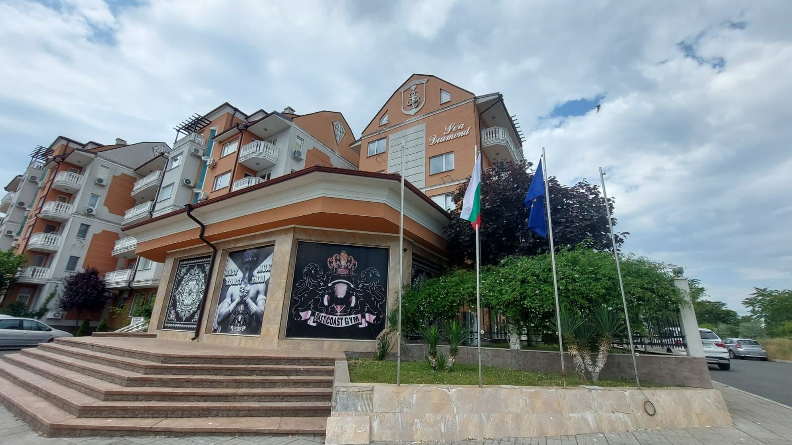 Dvoupokojový apartmán 500 metrů od pláže v Slunečním pobřeží – připraven k nastěhování