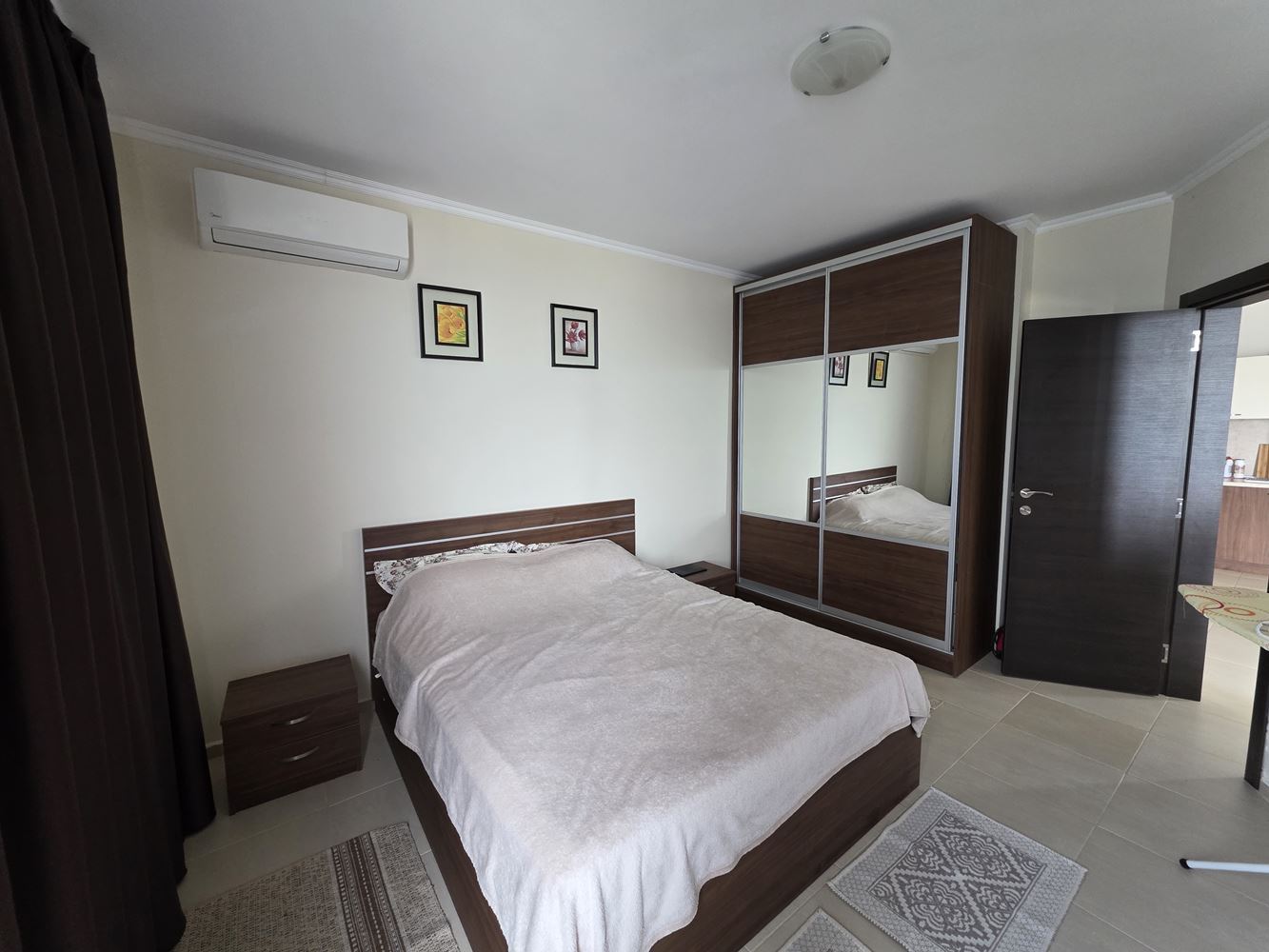Byt s jednou ložnicí v první linii s čelním výhledem na moře v Nesebaru