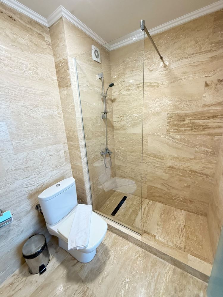 Luxusní apartmán v první linii u moře na Slunečném pobřeží s přímým výhledem na moře