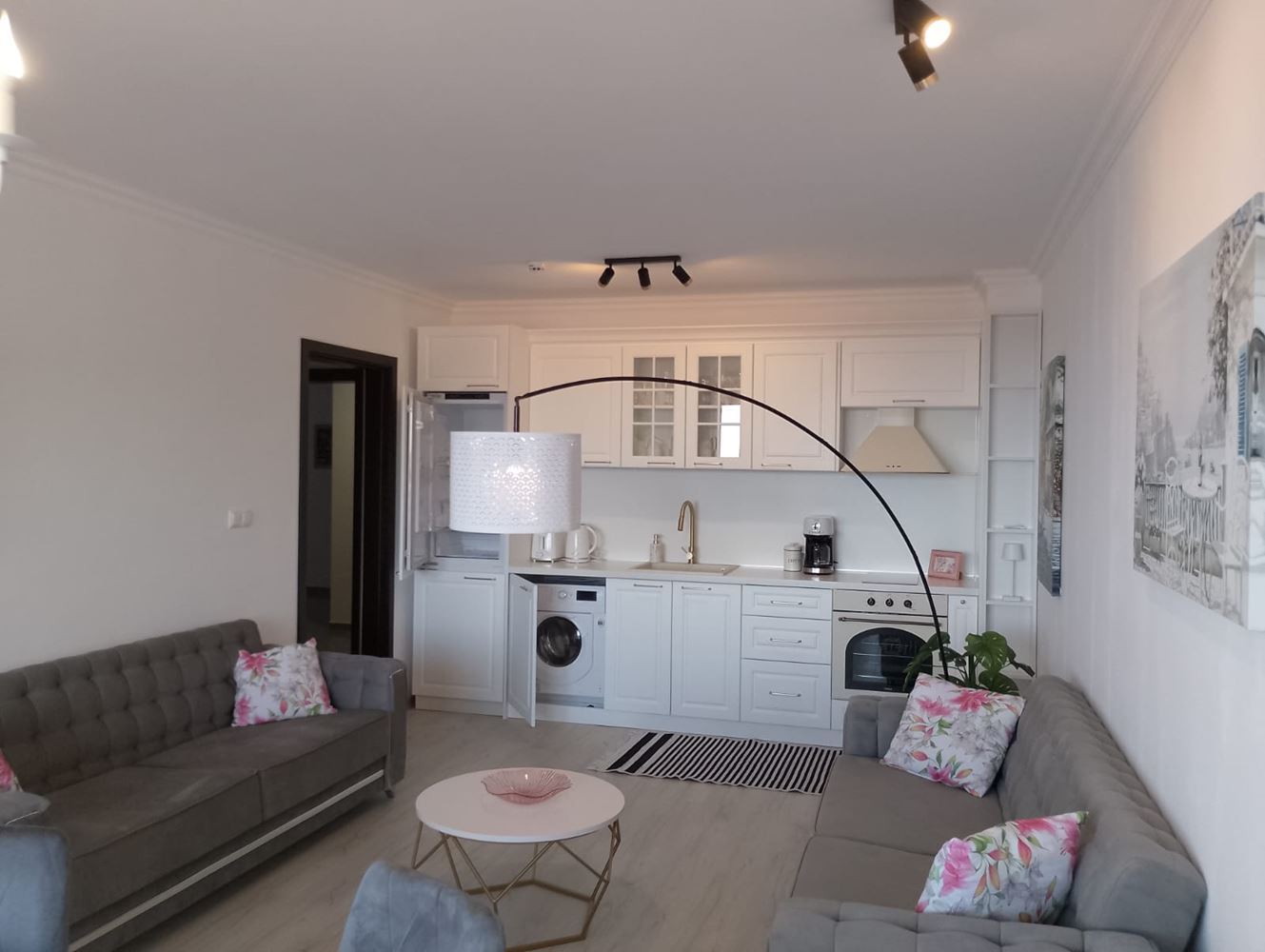 Luxusní třípokojový byt s panoramatickým výhledem na moře a hory v exkluzivním komplexu ve Sveti Vlasu