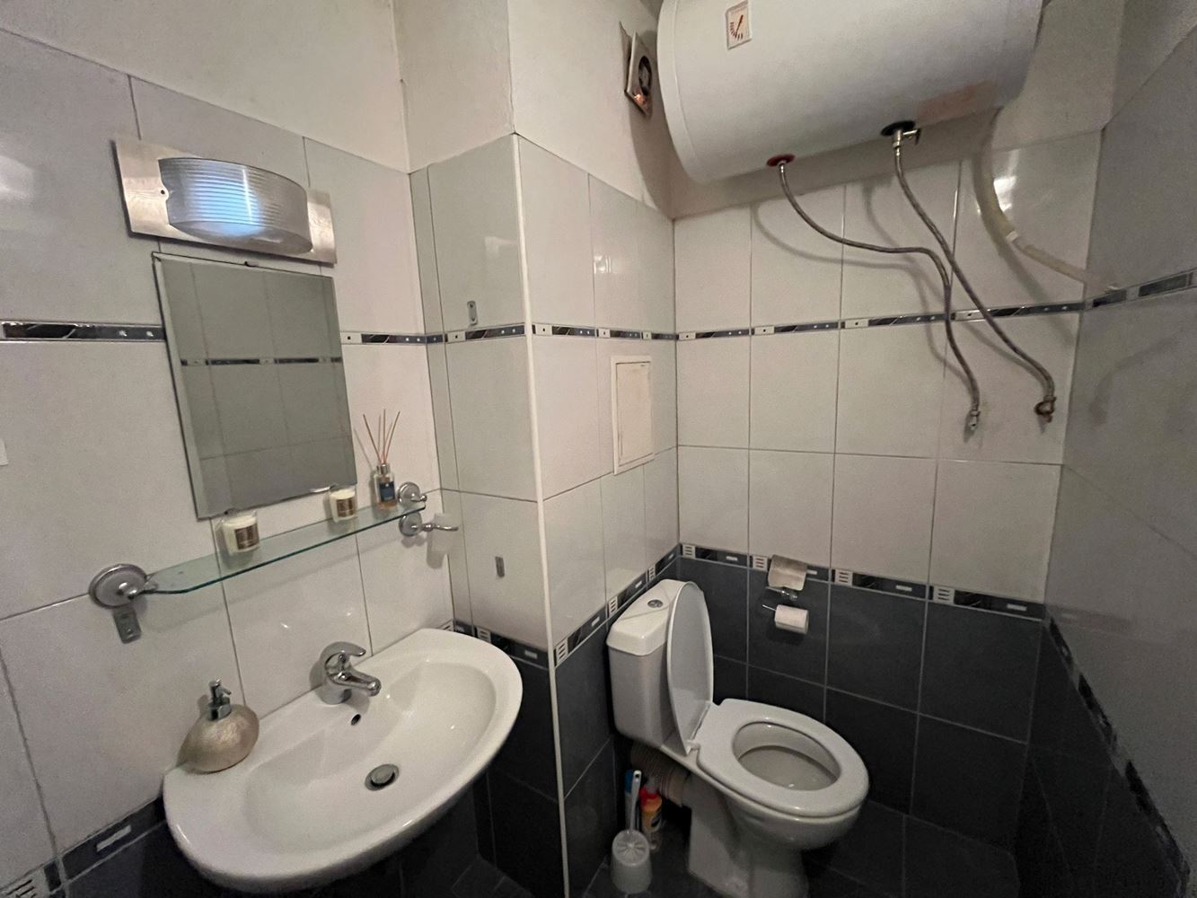 Skvělý apartmán s jednou ložnicí v srdci Nesebaru s velkou terasou a krásným výhledem