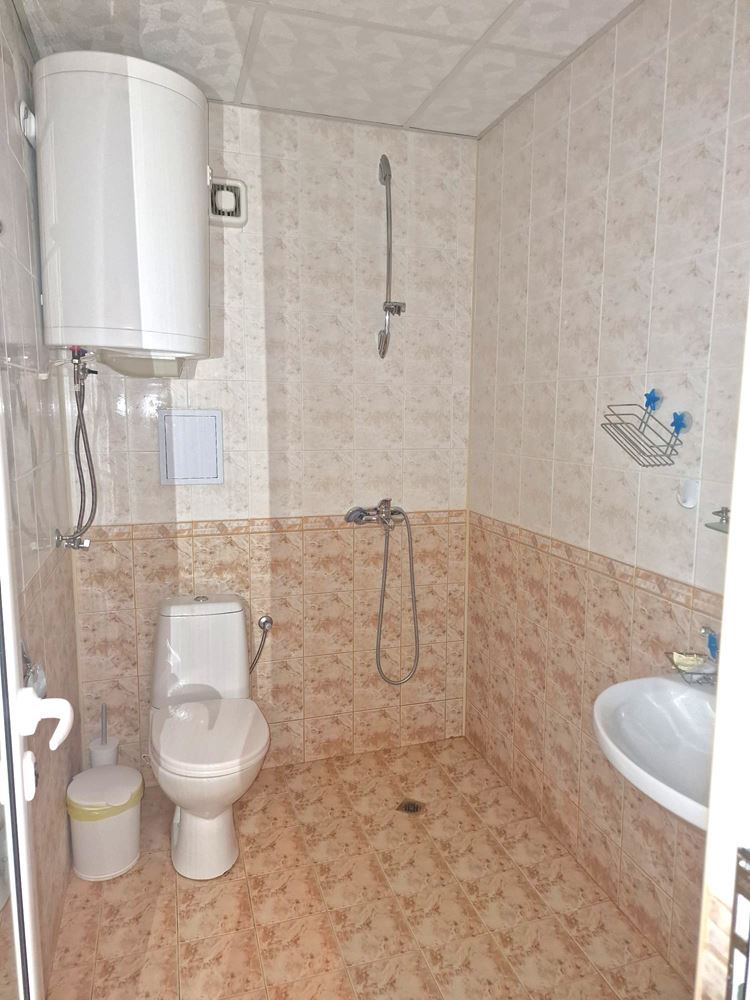 Světlý apartmán s jednou ložnicí v Nesebaru – bez poplatku za údržbu, s Aktem 16 a skvělou lokalitou