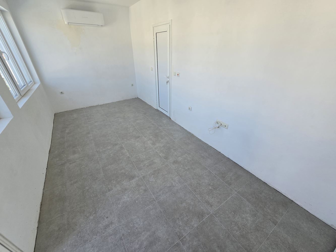 Studio s obrovskou panoramatickou terasou a nádherným výhledem v Nesebaru, čtvrť Černo More 2 – bez poplatku za údržbu