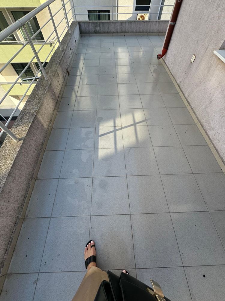 Jedinečný dvoupokojový apartmán v samém centru Pomorie – pouhých 100 metrů od pláže!